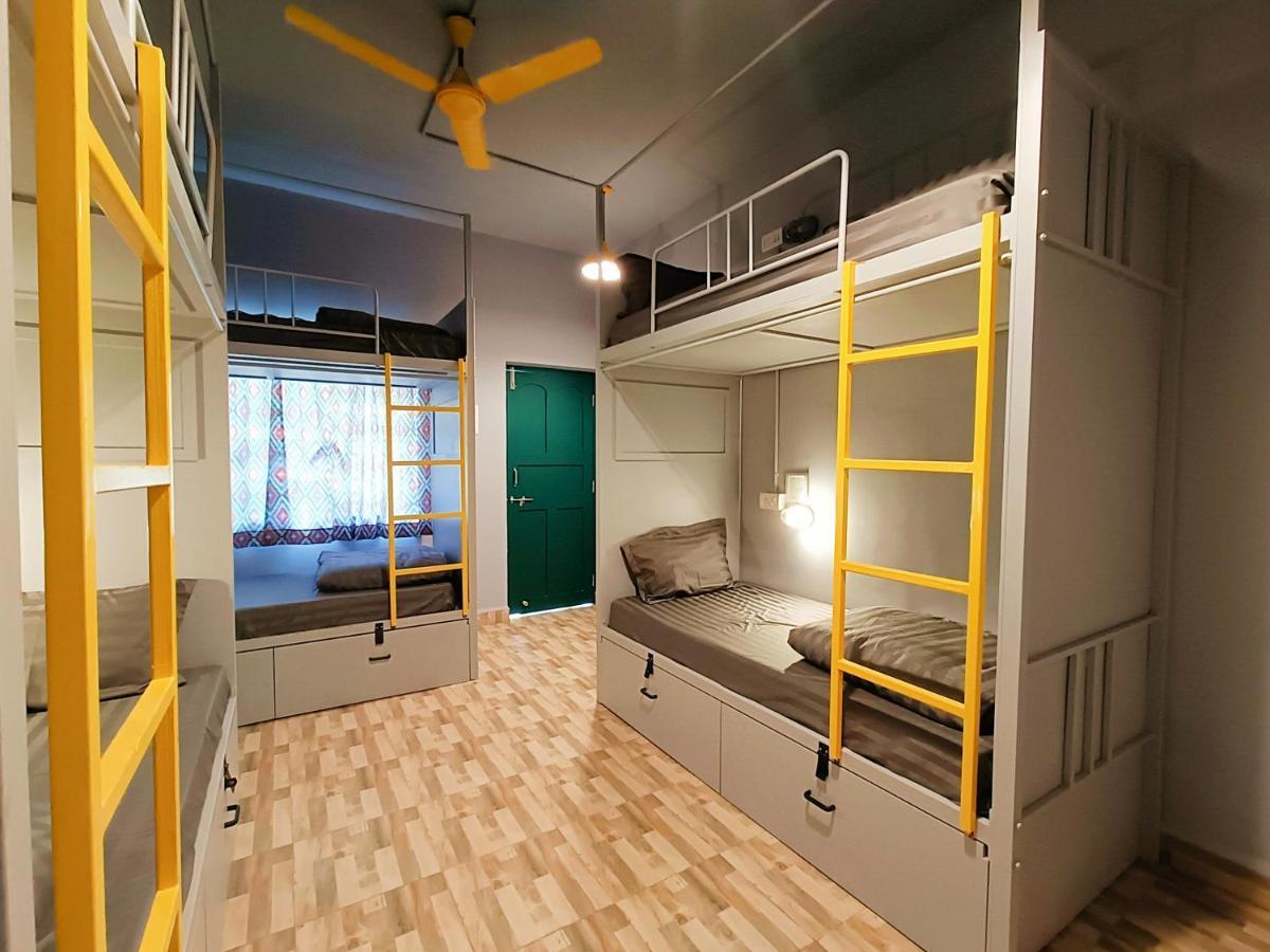 Whoopers Hostel Anjuna, Goa Екстер'єр фото