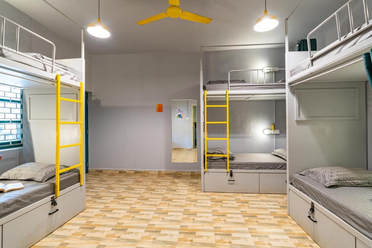 Whoopers Hostel Anjuna, Goa Екстер'єр фото